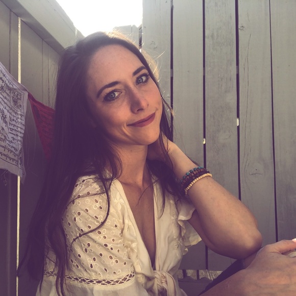 Meet the posher, Felicia - Picture 5 of 11